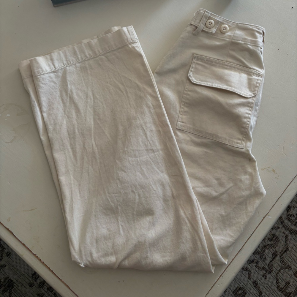 Universal Thread Cream Cargo Pants Relaxed Fit